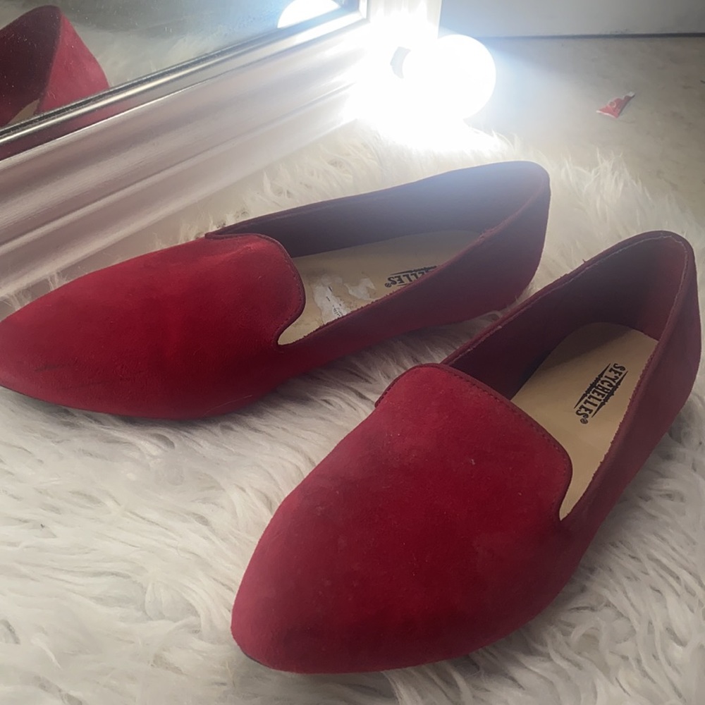 Red flats - Picture 2 of 2